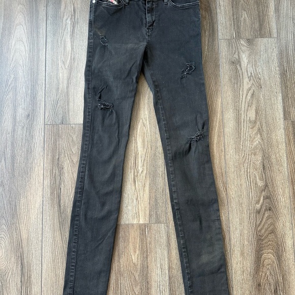 Diesel Skinzee Black Distressed Women’s Jeans Size 26x32 - Picture 3 of 7